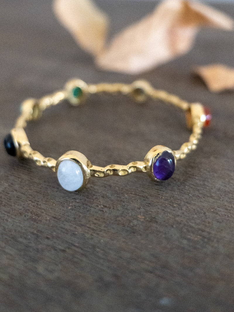 7 CHAKRAS Armband – Vergoldetes Messing &amp; Halbedelsteine ​​| Indischer handgefertigter Schmuck