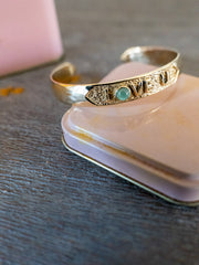 LOVE U Armband – Vergoldetes Messing &amp; Grüner Onyx | Herzchakra-Energie – Indische Handarbeit