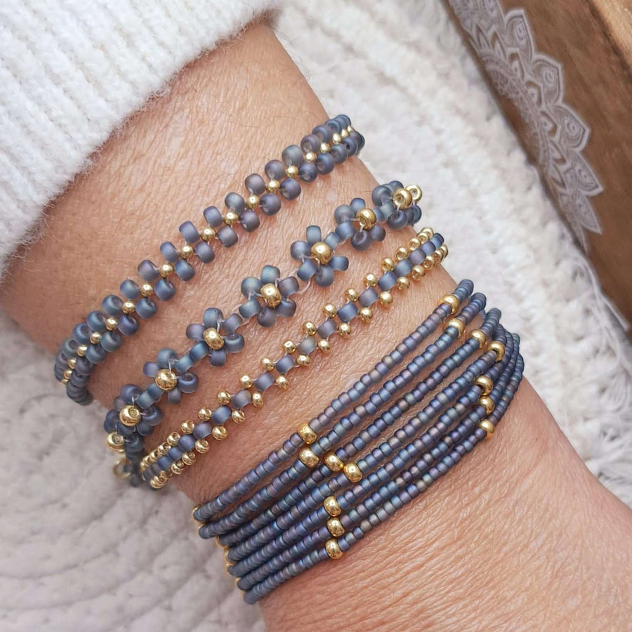 Manchette de bracelets gris : Ayaka, Lorea, Kaya et Zelaka 7 rangs