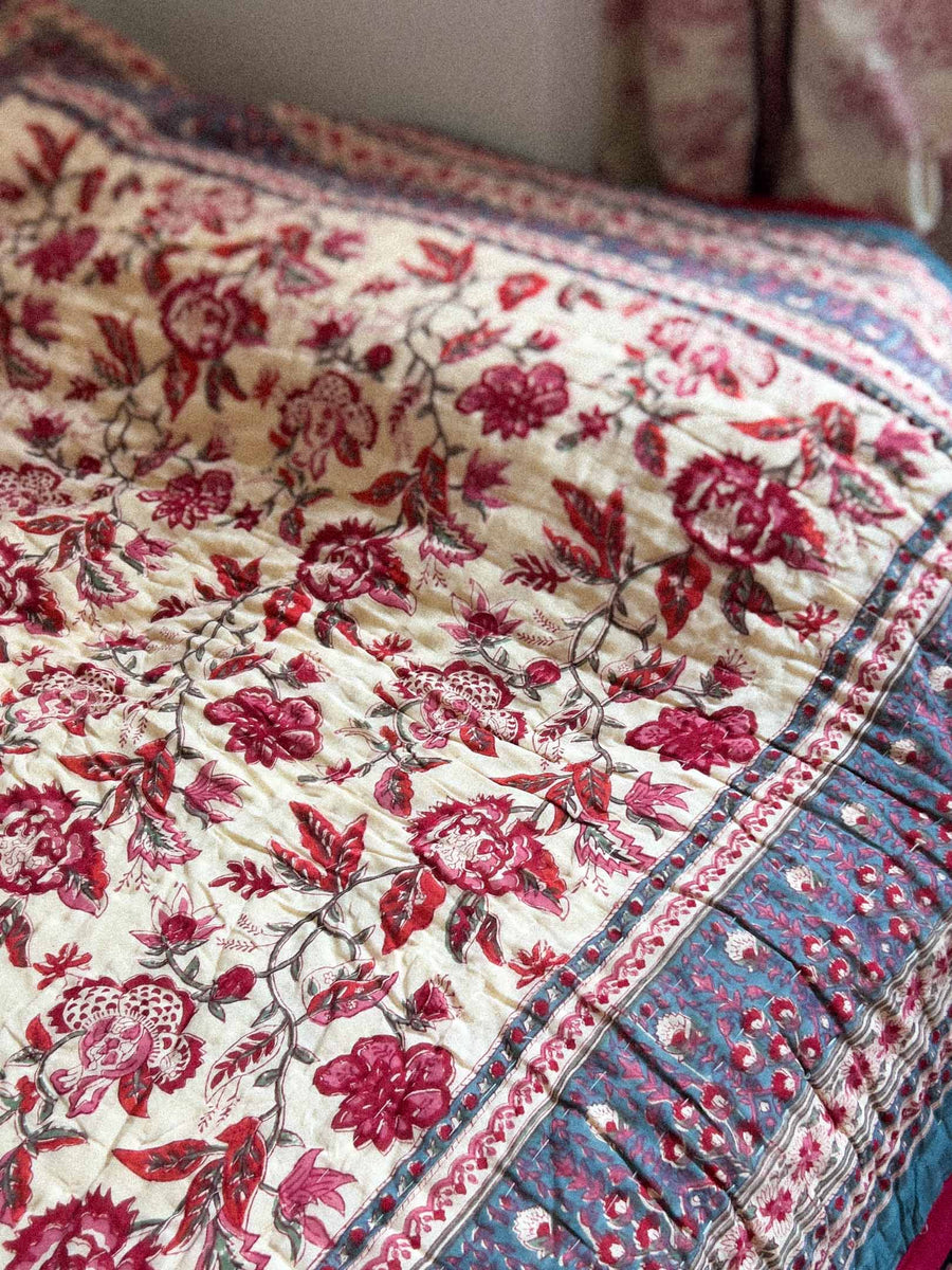 couette indienne fleuri imprimée au bloc de bois