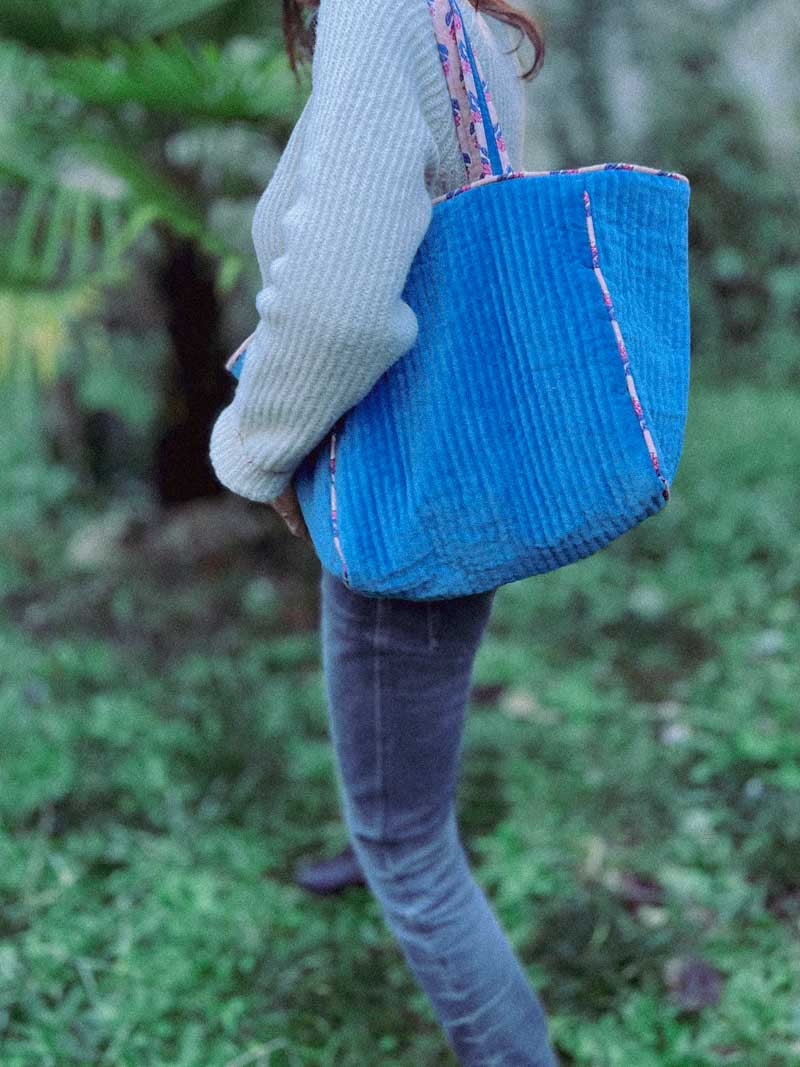 JAMEE Samt-Tragetasche