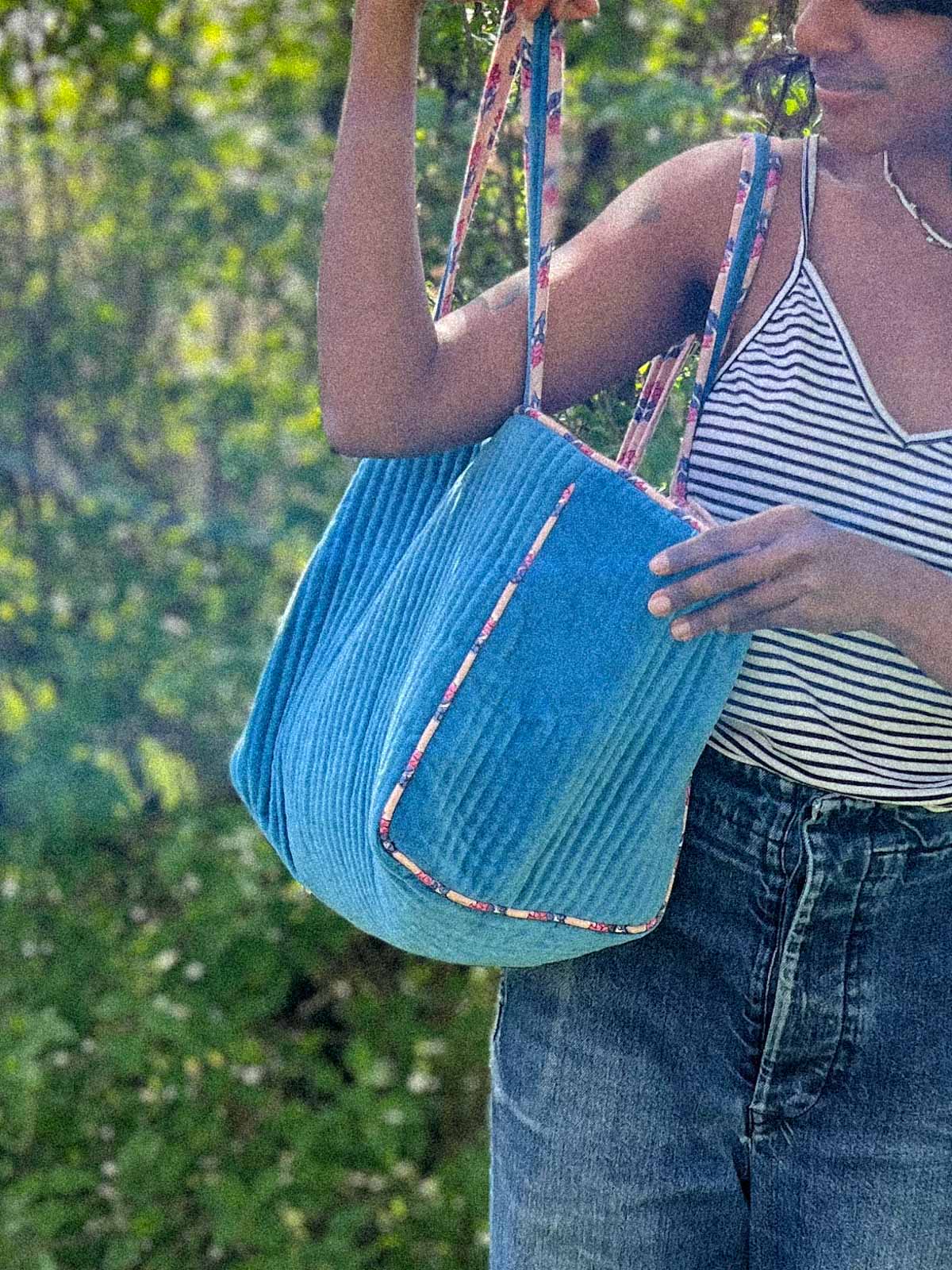 JAMEE Samt-Tragetasche